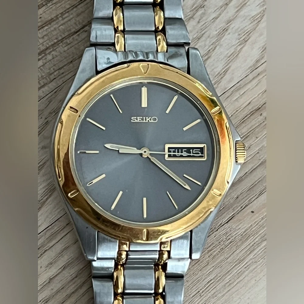 Seiko Men’s Vintage Watch Gray Dial Two-Tone Stainless Bracelet Day Date Windows